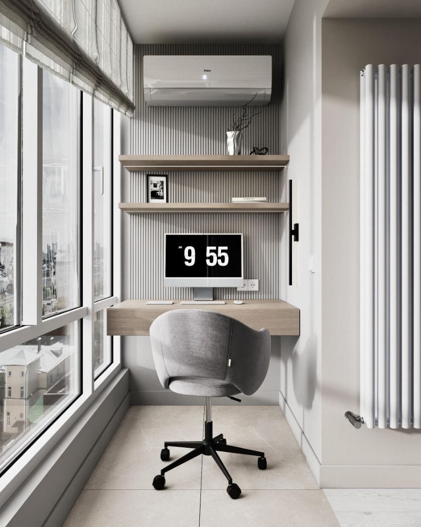 Балкон-кабинет — рабочая зона с iMac и полками